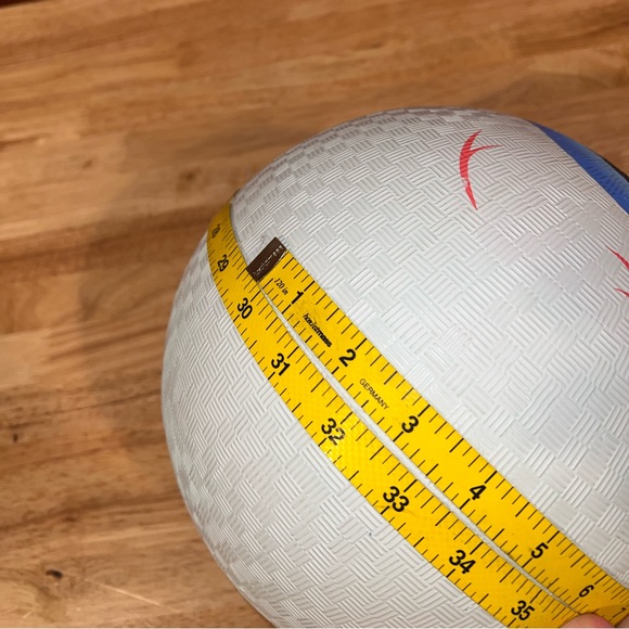 NEW Astro World 2021 Official Merch Travis Scott Inflatable Eyeball Dodgeball - Picture 8 of 8